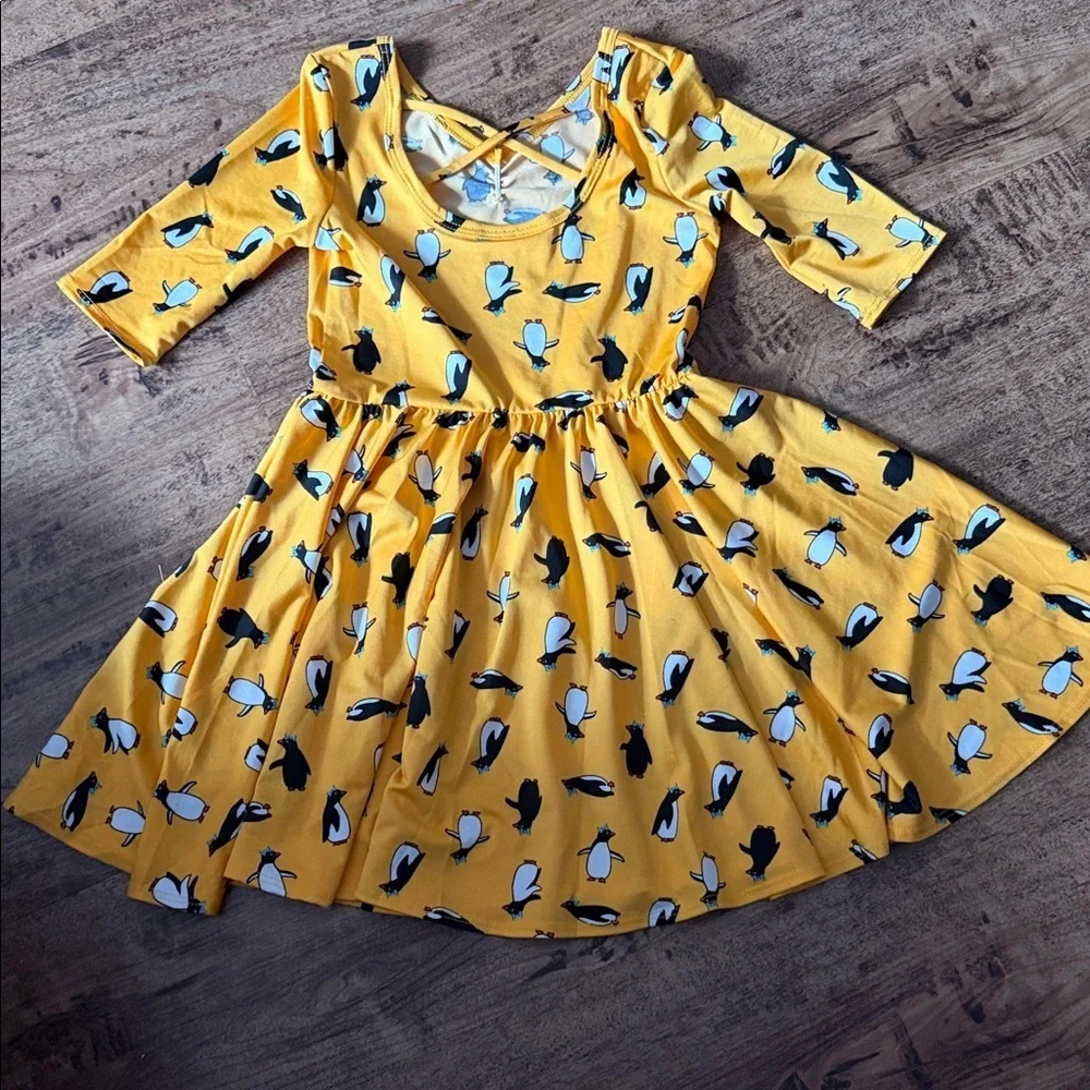 Dot Dot Smile adorable yellow